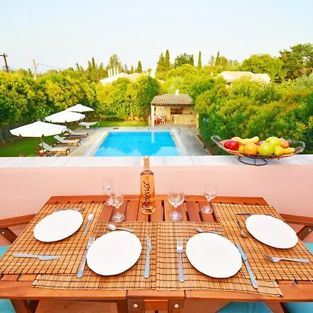 Cha Nanakas Village Aparthotel 3*