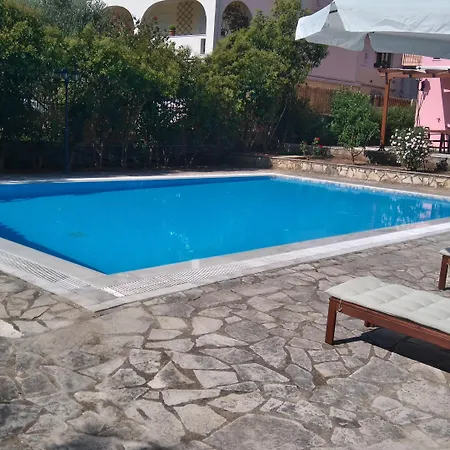 Hotel de apartamente Cha Nanakas Village