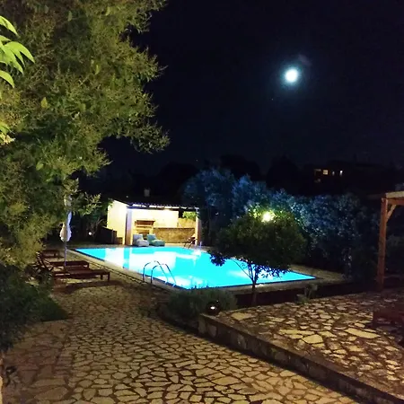 Cha Nanakas Village Апарт-отель Potamos (Corfu)