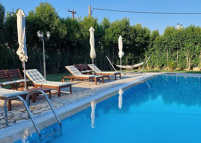 Cha Nanakas Village Апарт-отель 4*