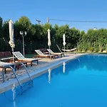 Cha Nanakas Village Apart-hotel 4*