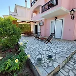 Cha Nanakas Village Apart-hotel 4*