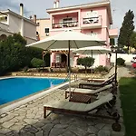 Aparthotel Cha Nanakas Village 4*